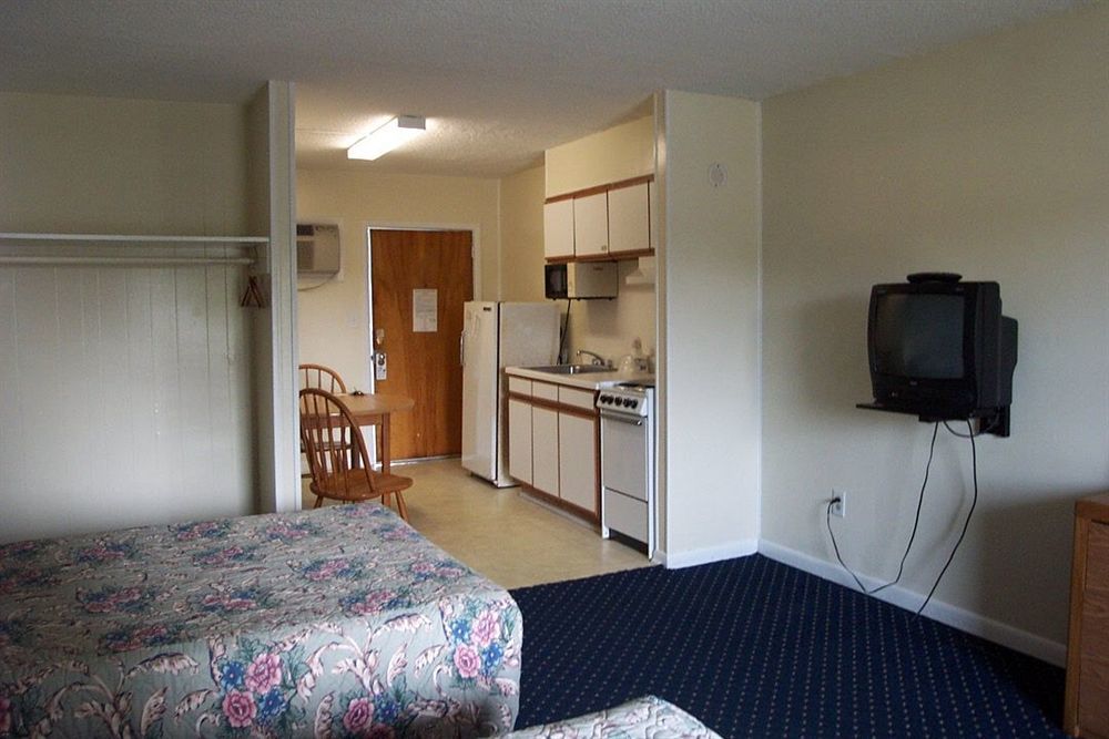 Polynesian Oceanfront Hotel Myrtle Beach Room photo